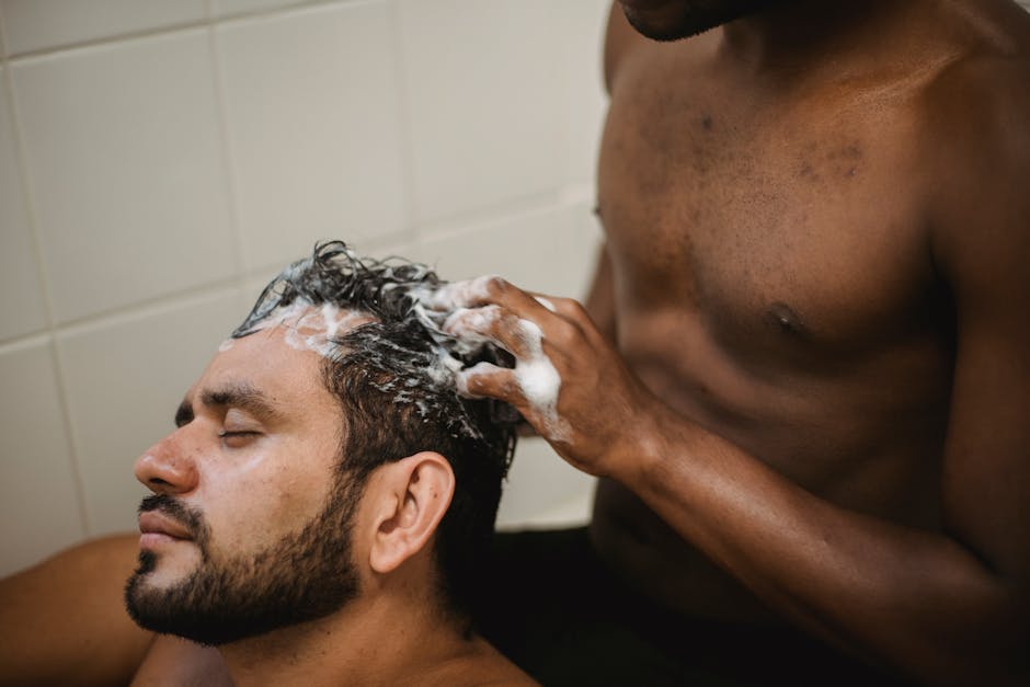 japanese man shampoo bath sensitive skin atopic 40s (Photo by Ketut Subiyanto via Pexels)