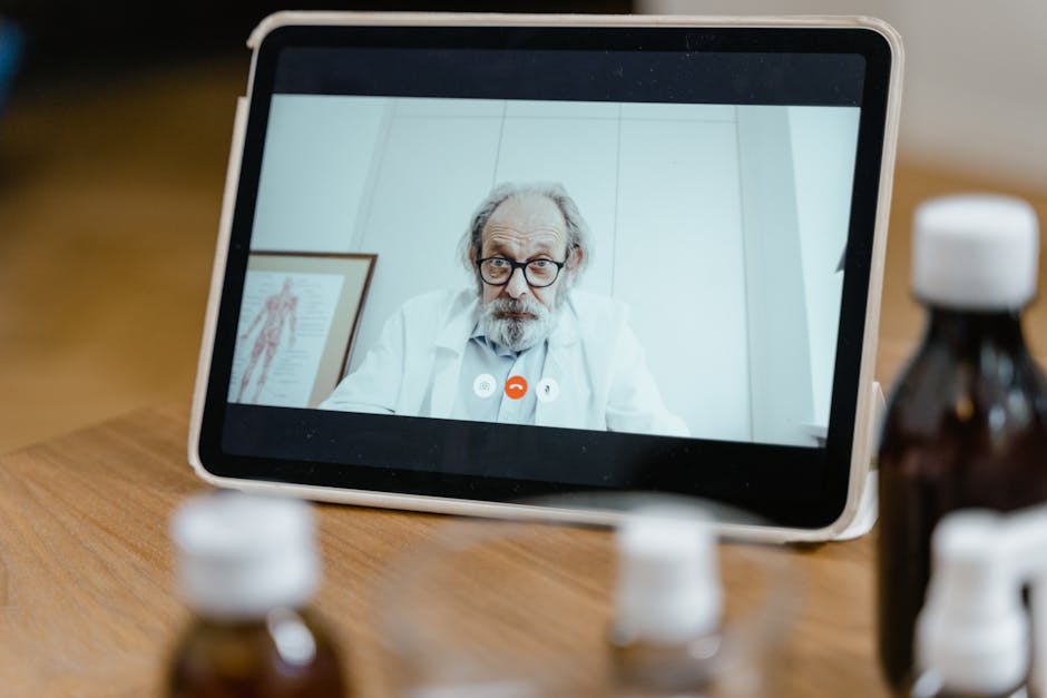 japanese man 40s online medical consultation smartphone hair (Photo by Tima Miroshnichenko via Pexels)