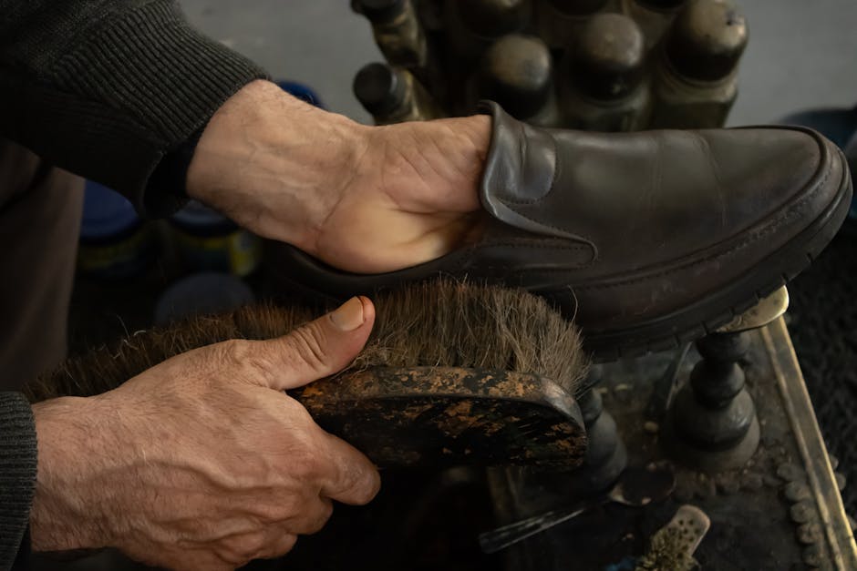 japanese businessman leather shoes polish brush (Photo by Gizem toprak via Pexels)